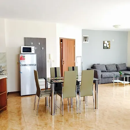 Psb Deluxe Apartamento Aheloy